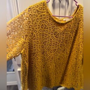 2X mustard yellow lace top
